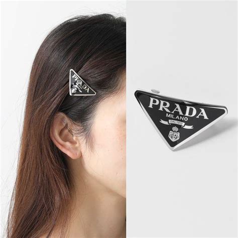 prada ヘアピン|【プラダ レディース】ヘアアクセサリー コレクション｜PRADA.